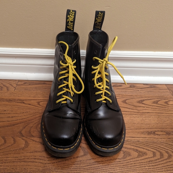 Dr. Martens Smooth Leather Lace Up Ankle Boot - Picture 3 of 4